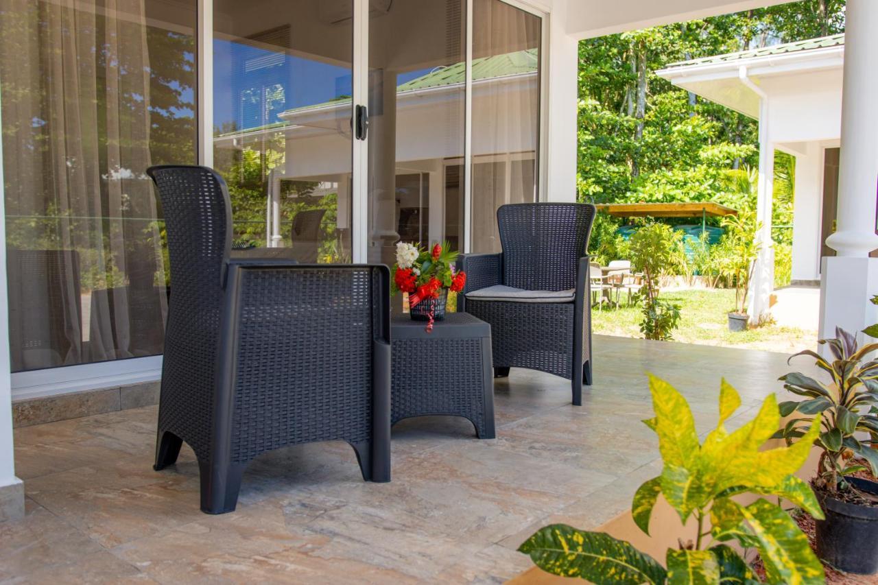 Macmillan'S Holiday Villas Grand Anse  Exterior photo